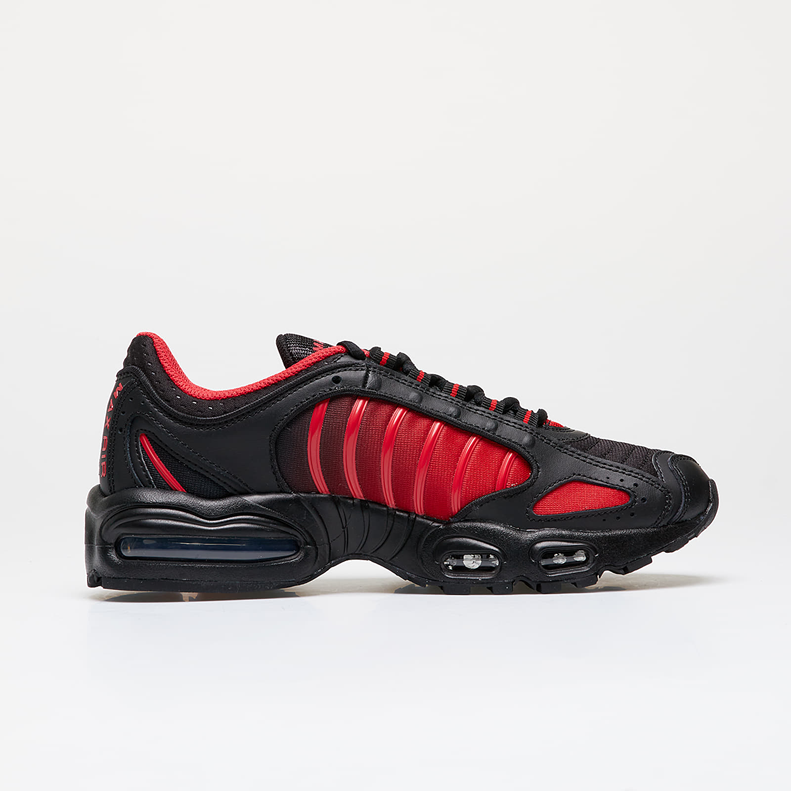 Nike tailwind 4 red best sale