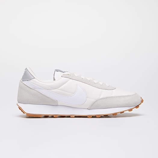Nike W Daybreak Summit White White Pale Ivory Footshop