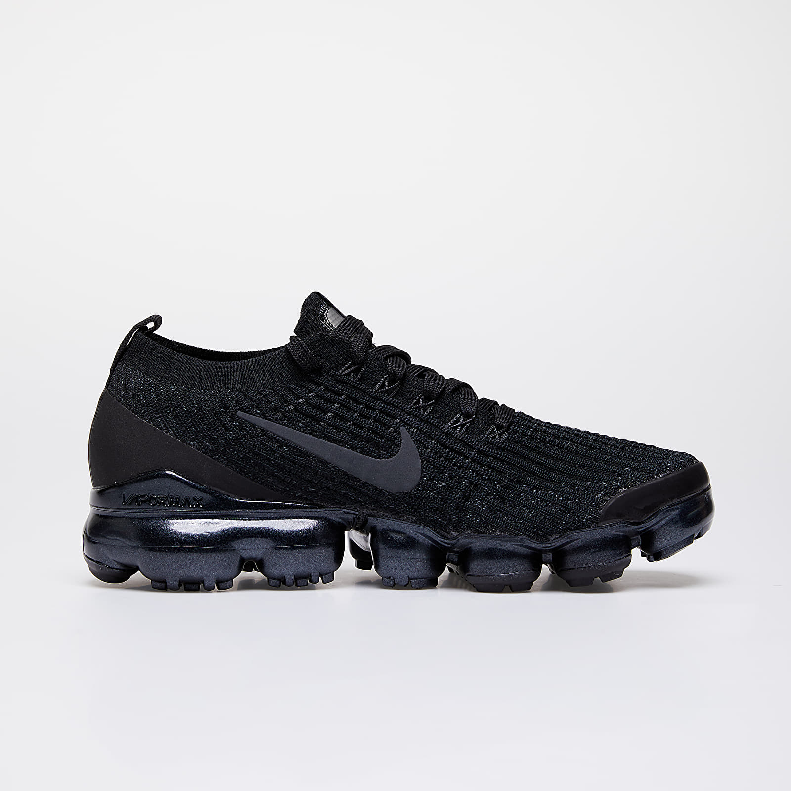 Air vapormax flyknit 3 women's black and white sale