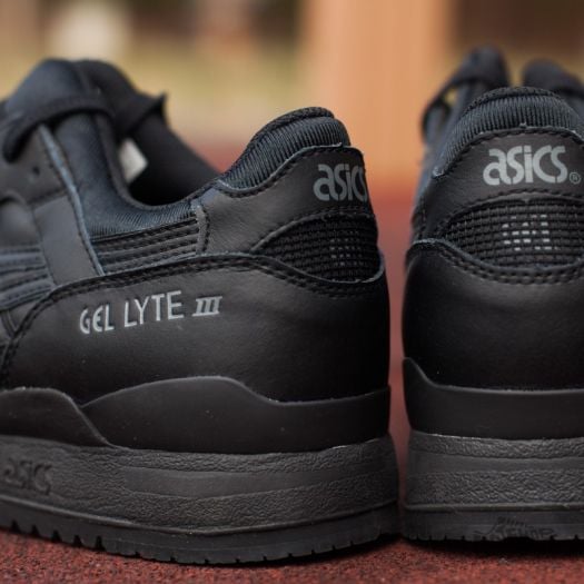 Asics gel lyte iii hotsell triple black