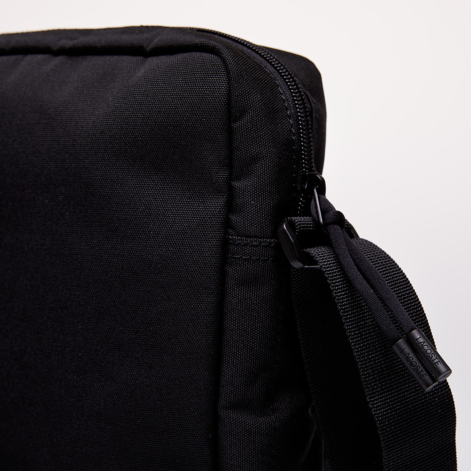 Tašky přes rameno LACOSTE Crossover Bag Black