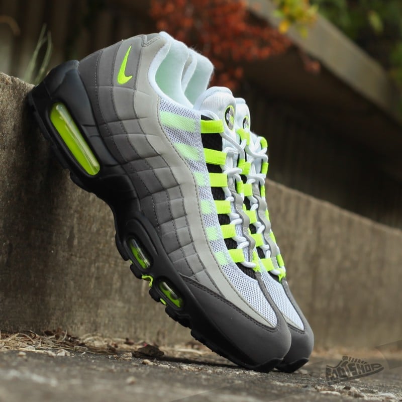 Nike air max 95 volt black top