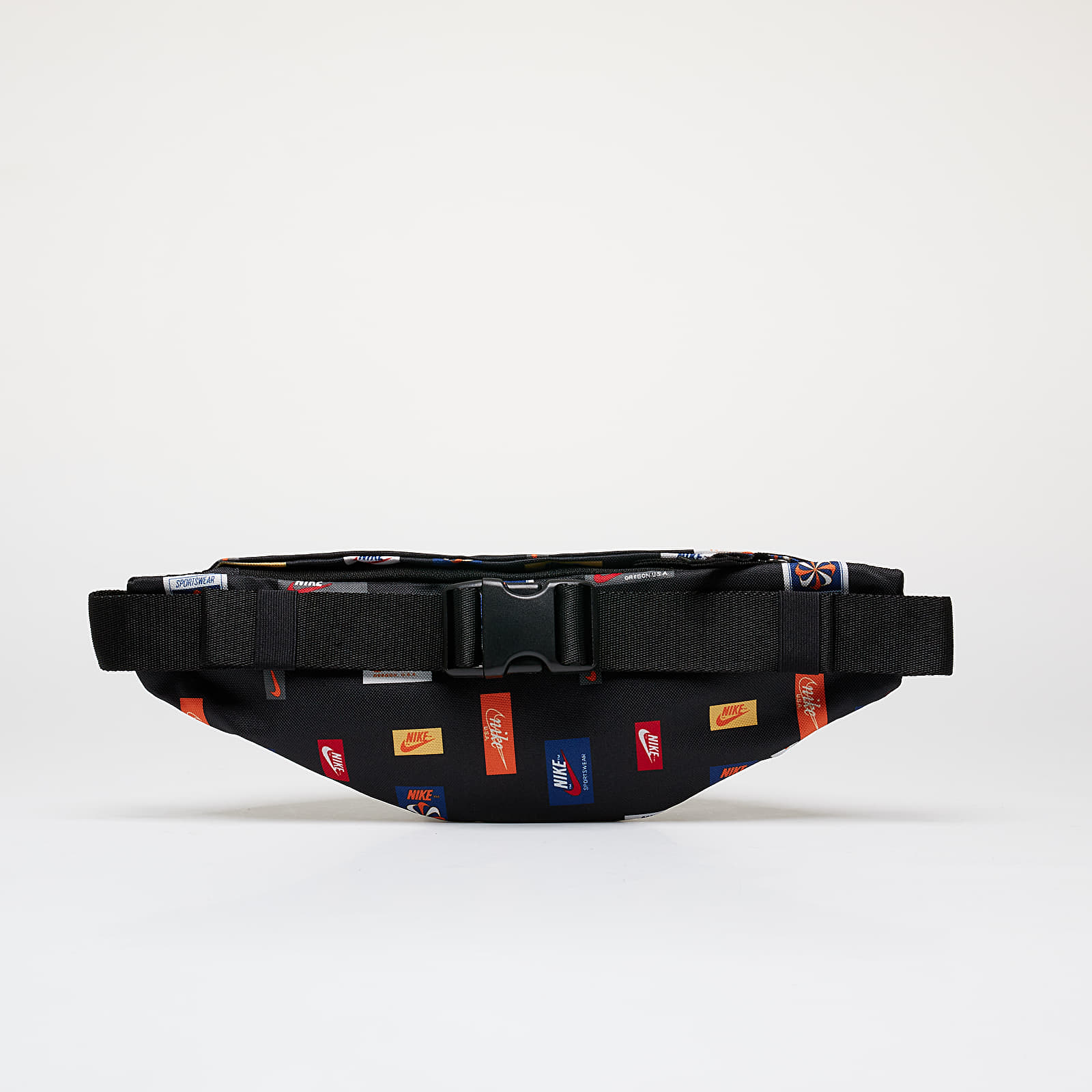 Hippe tasker Nike Heritage Hip Pack Black/ White