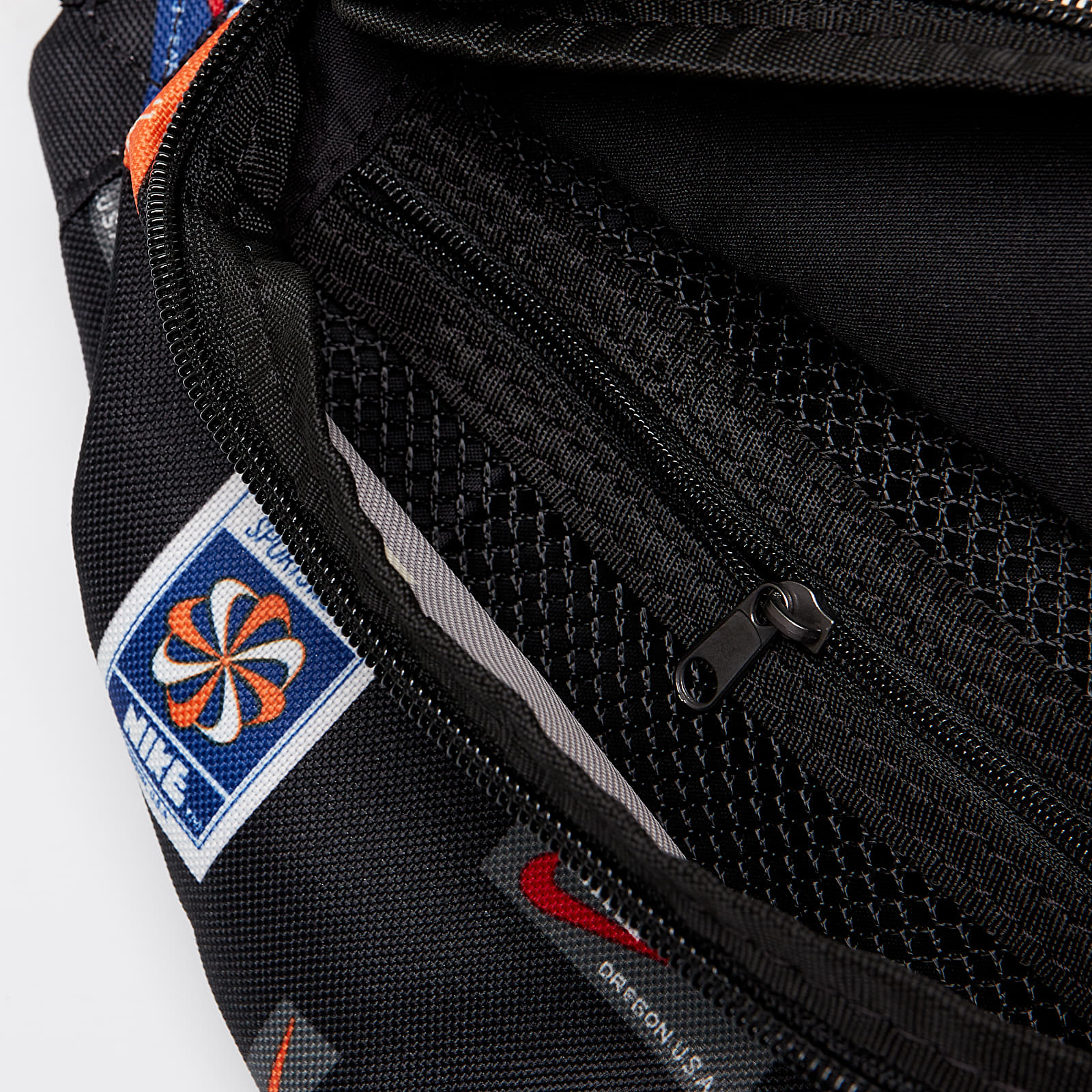 Hippe tasker Nike Heritage Hip Pack Black/ White