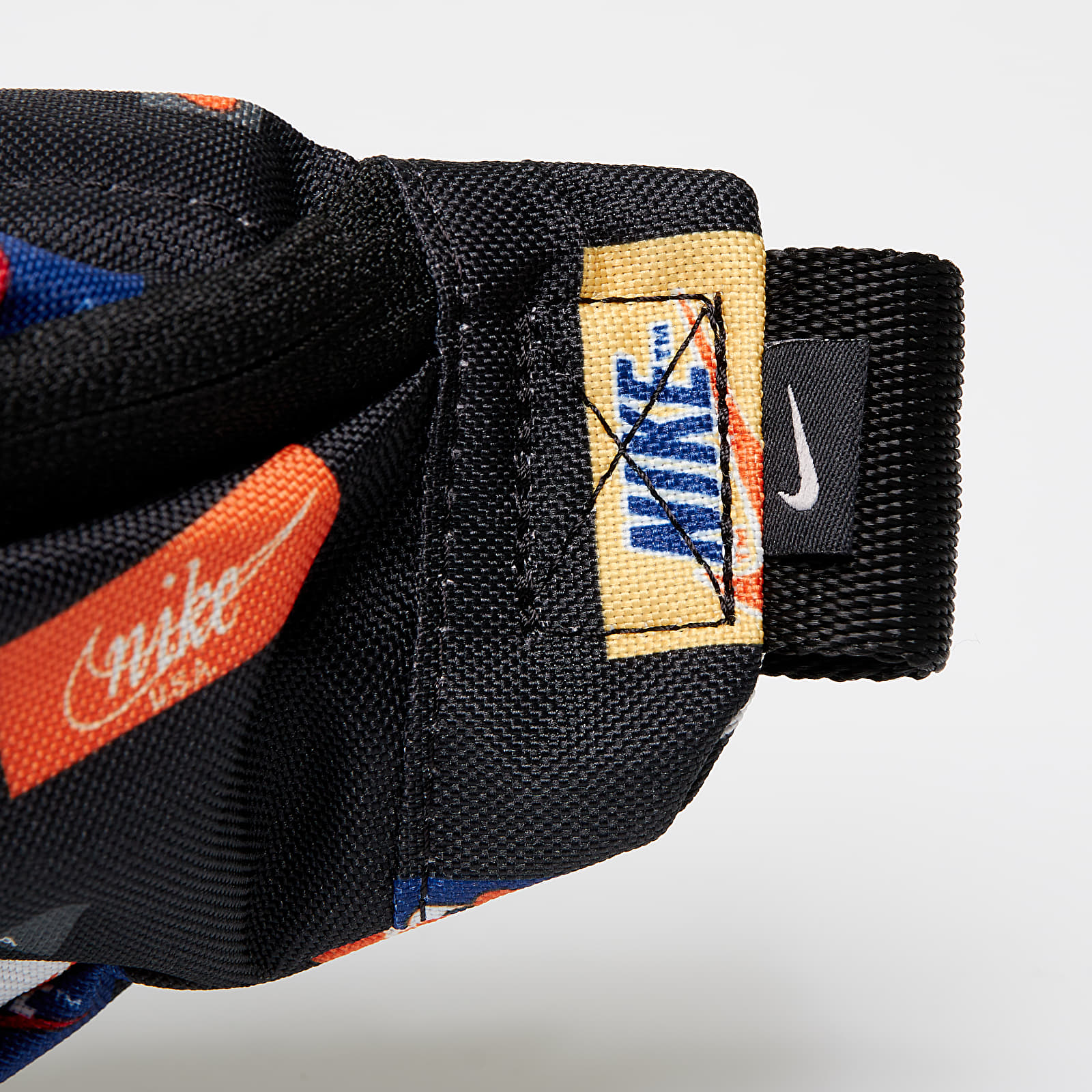 Hippe tasker Nike Heritage Hip Pack Black/ White
