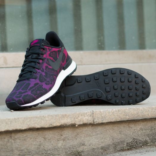 Nike internationalist sale 42