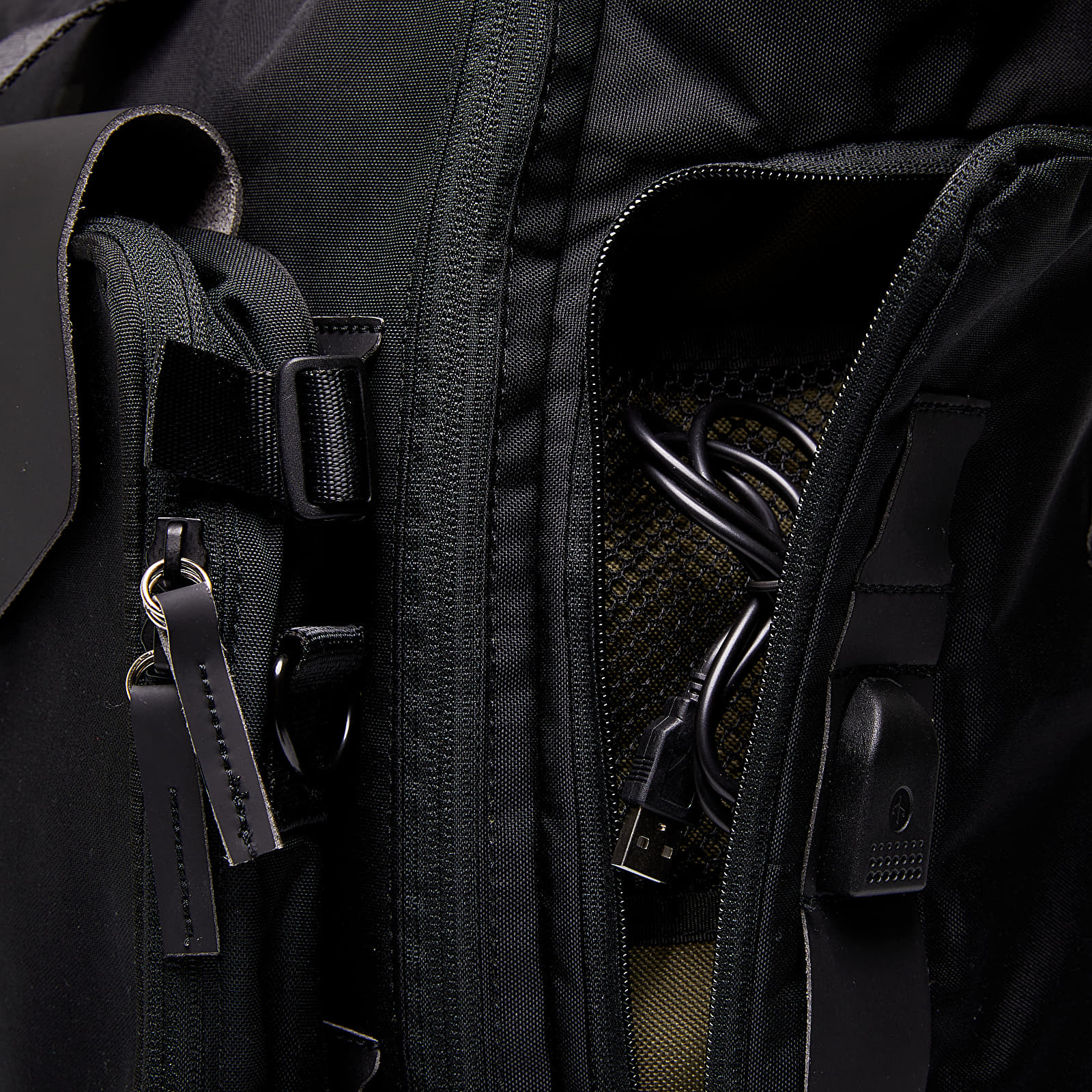 Rucksäcke NAUT Nomad Pro Backpack Black