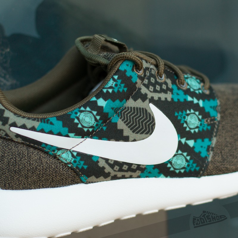 nike roshe one iguana