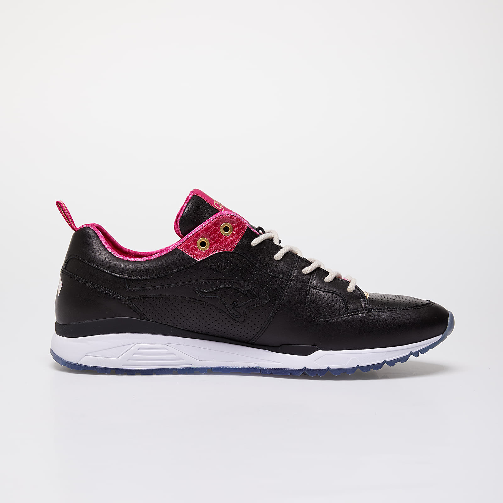 Glory outlet hole sneakers