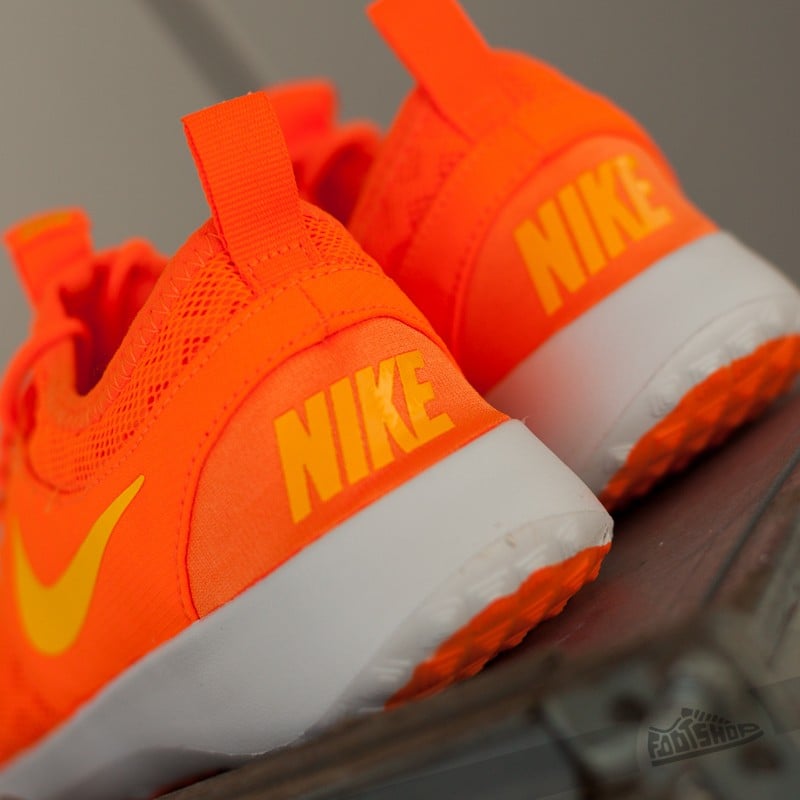 Ženske tenisice Wmns Nike Juvenate Total Orange/ Laser Orange- White