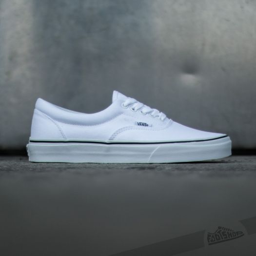 Era true outlet white vans