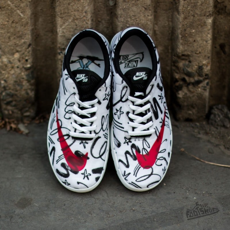 Nike free red and white store