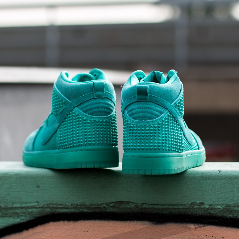 Nike dunk 2025 cmft light retro