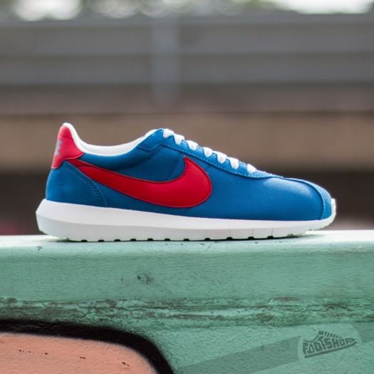 Red white blue store roshes