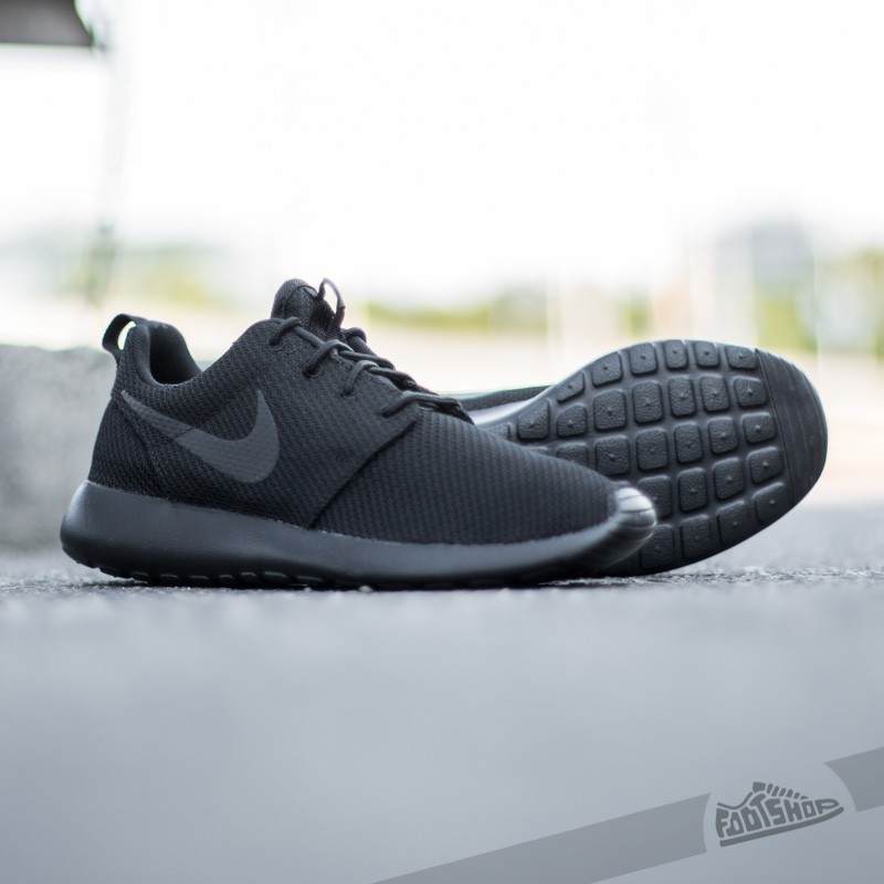 Women's shoes Nike Wmns Roshe One Black/ Black- Anthracite