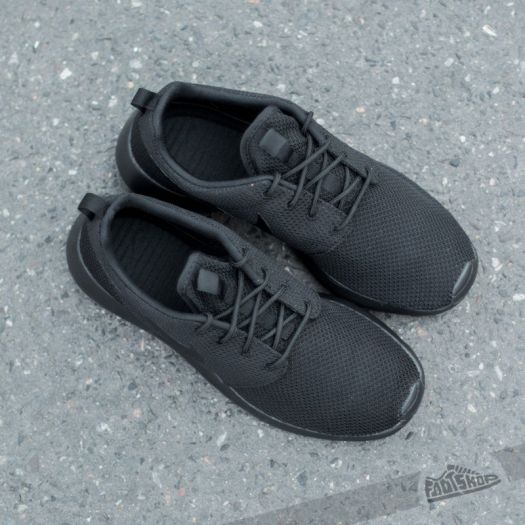 nike roshe run full black original