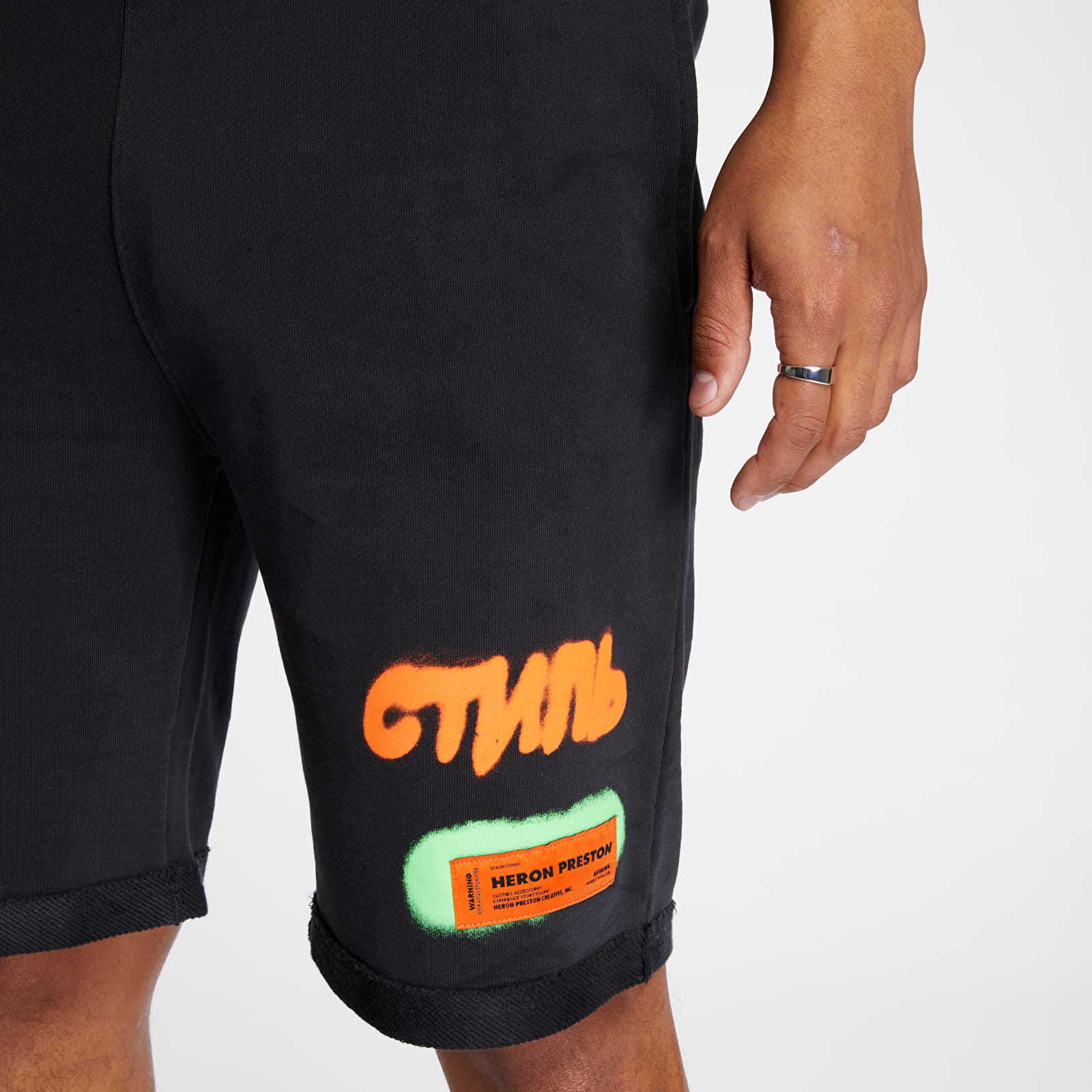 Kurzhosen HERON PRESTON Shorts Black