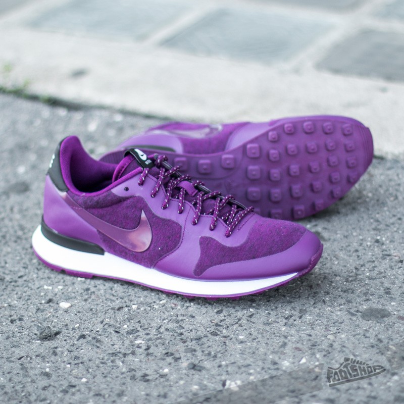 Női cipők W Nike Internationalist Tech Pack Mulberry/ Mulberry- Black- White