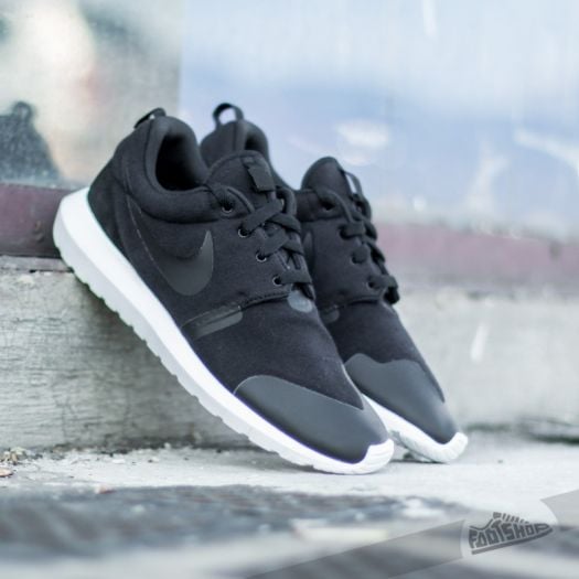 Nike roshe run todas negras on sale