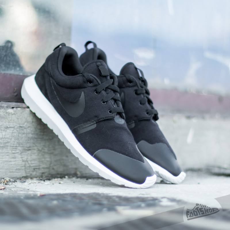 Tenis nike roshe negras on sale