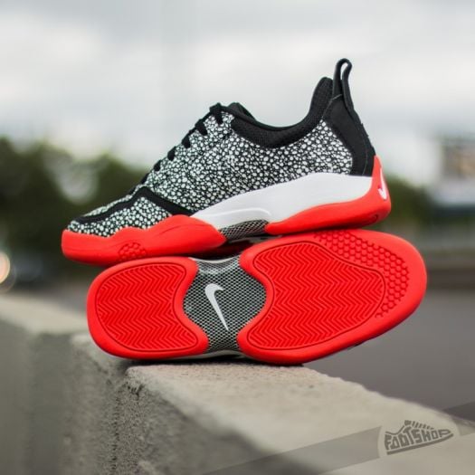 Nike air oscillate qs outlet