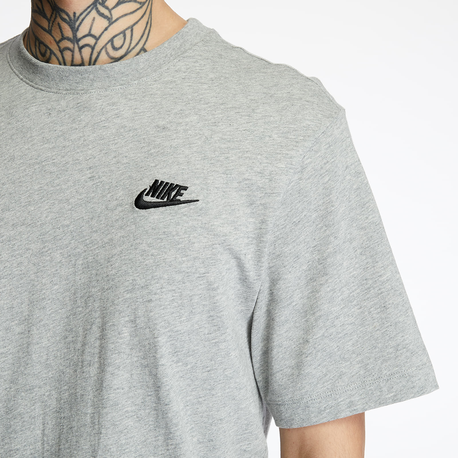 Camisetas Nike Sportswear Club Tee Dk Grey Heather/ Black