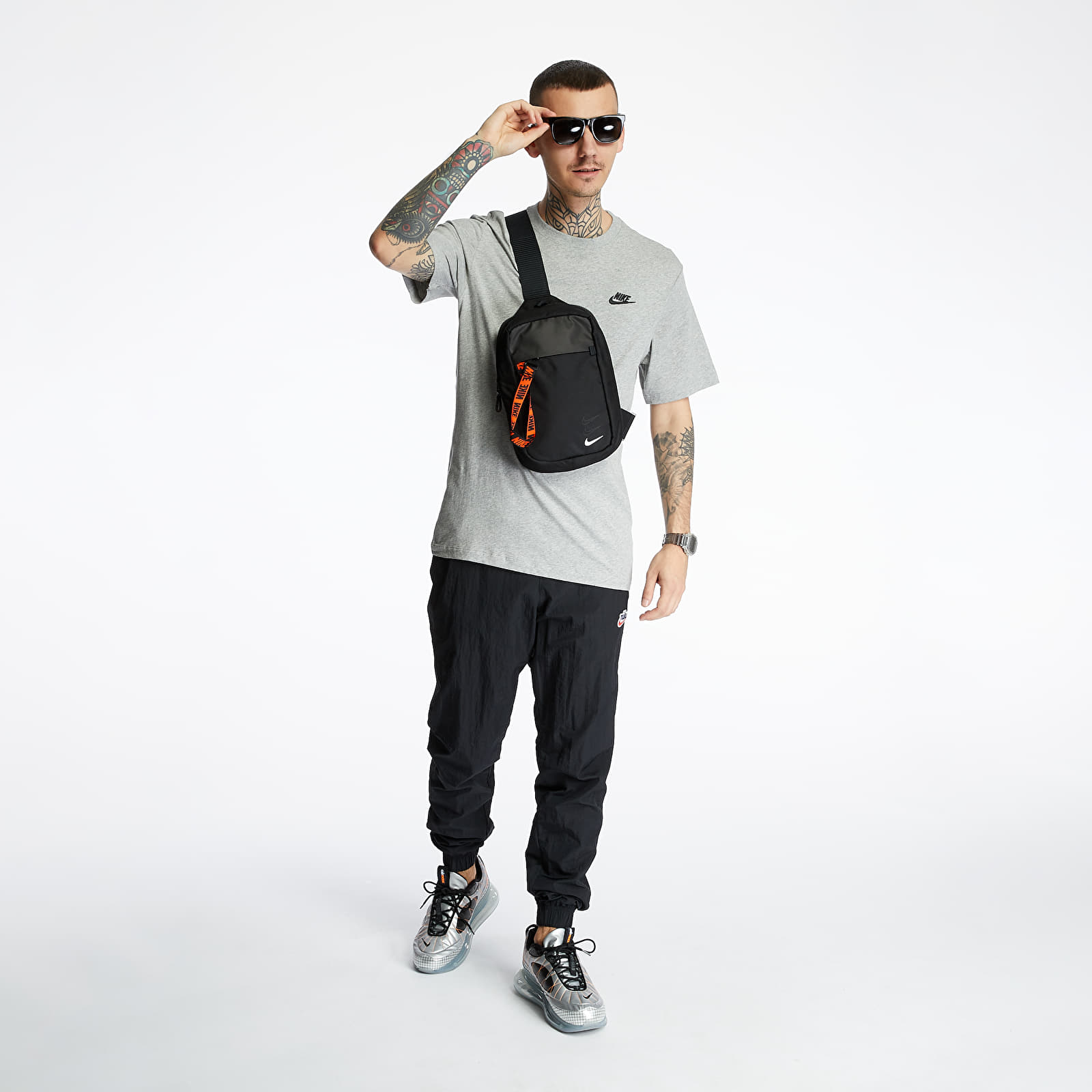 Camisetas Nike Sportswear Club Tee Dk Grey Heather/ Black