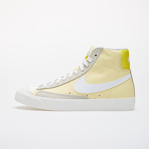 Blazer 2025 77 yellow