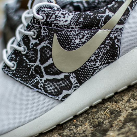 Roshe one - women's black/white/metallic silver on sale