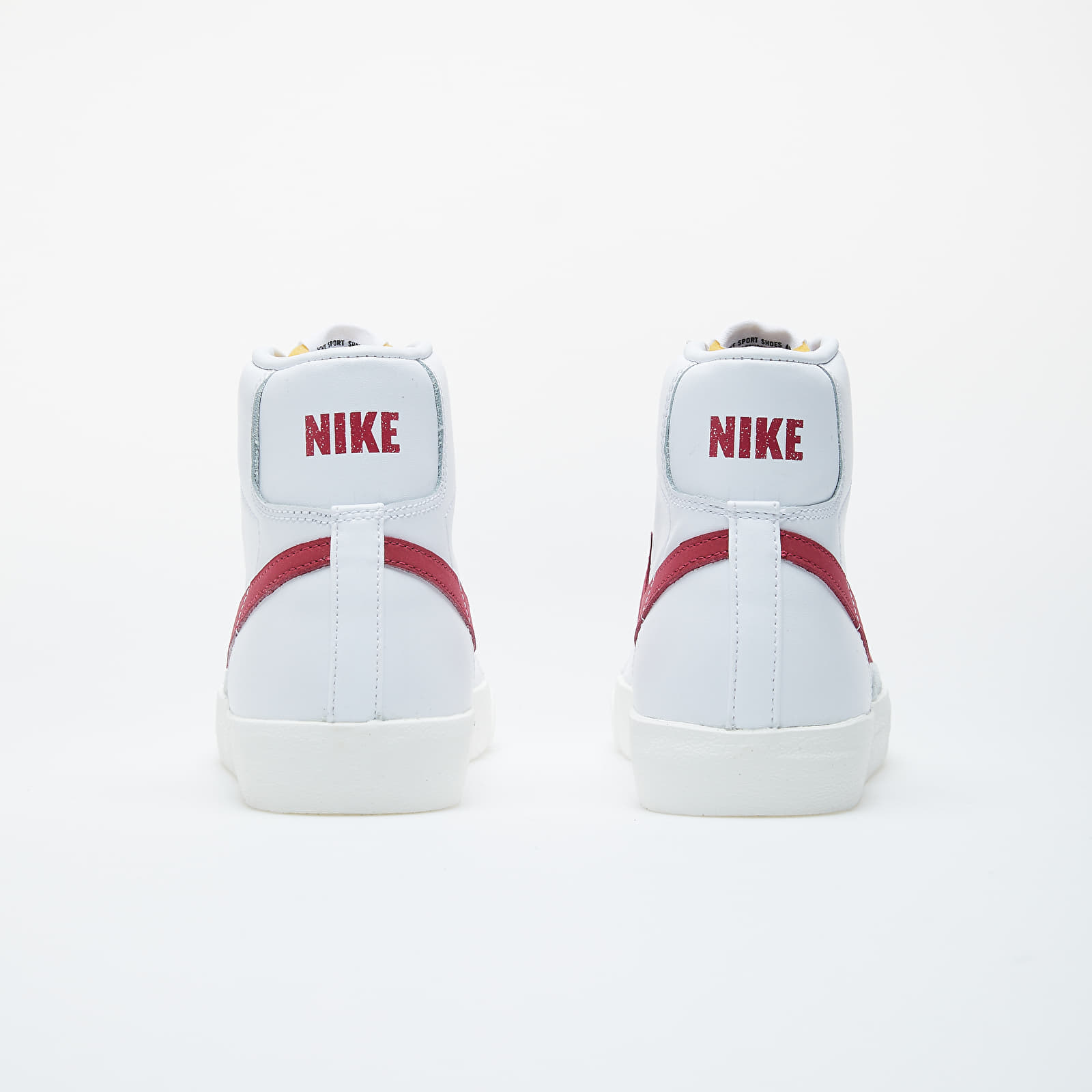 Zapatillas Hombre Nike Blazer Mid '77 Vntg White/ Worn Brick-Sail