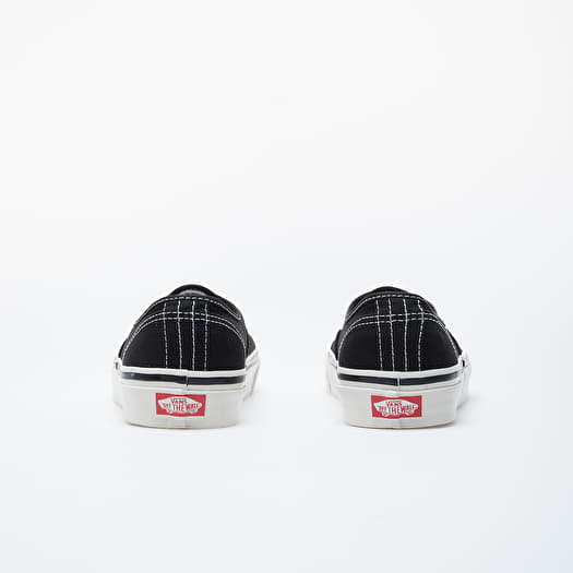Vans back discount of shoe logo