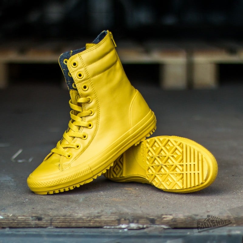 Yellow on sale converse boots