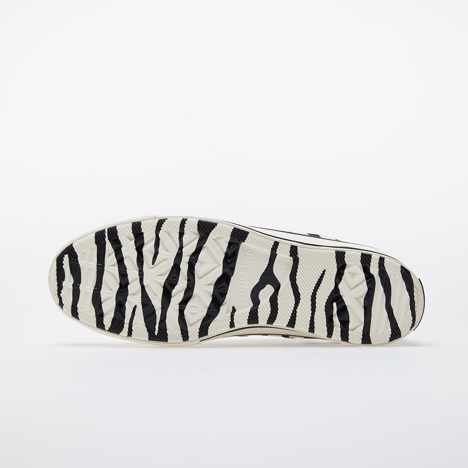 Converse zebra store print shoes