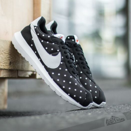 Nike roshe black white dots best sale