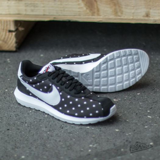 Black and white outlet polka dot nike shoes