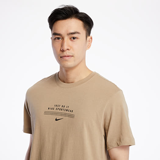 nike sportswear dna tee