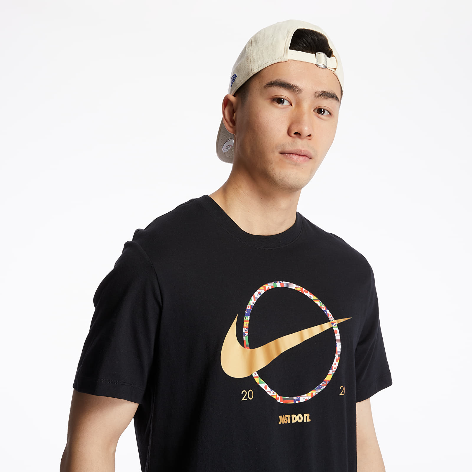 Тениски Nike Sportswear Preheat Swoosh Tee Black