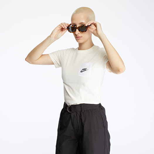 nike sportswear icon clash tee