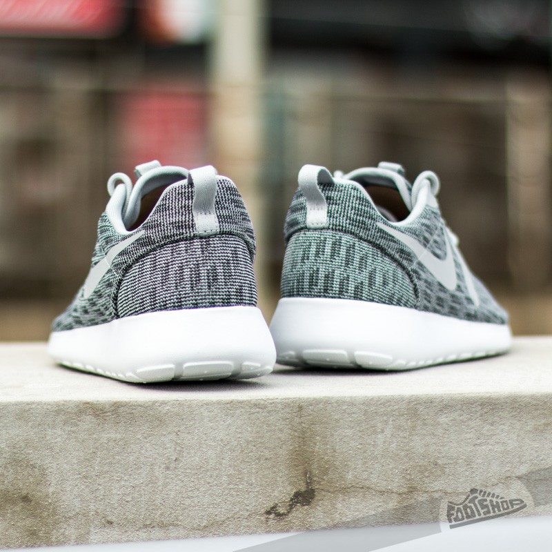 Nike roshe flyknit womens on sale