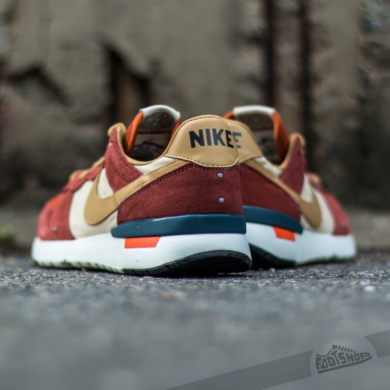 Men's shoes Nike Archive ´83.M Terra Brown/ Flat Gold- Flat Opal