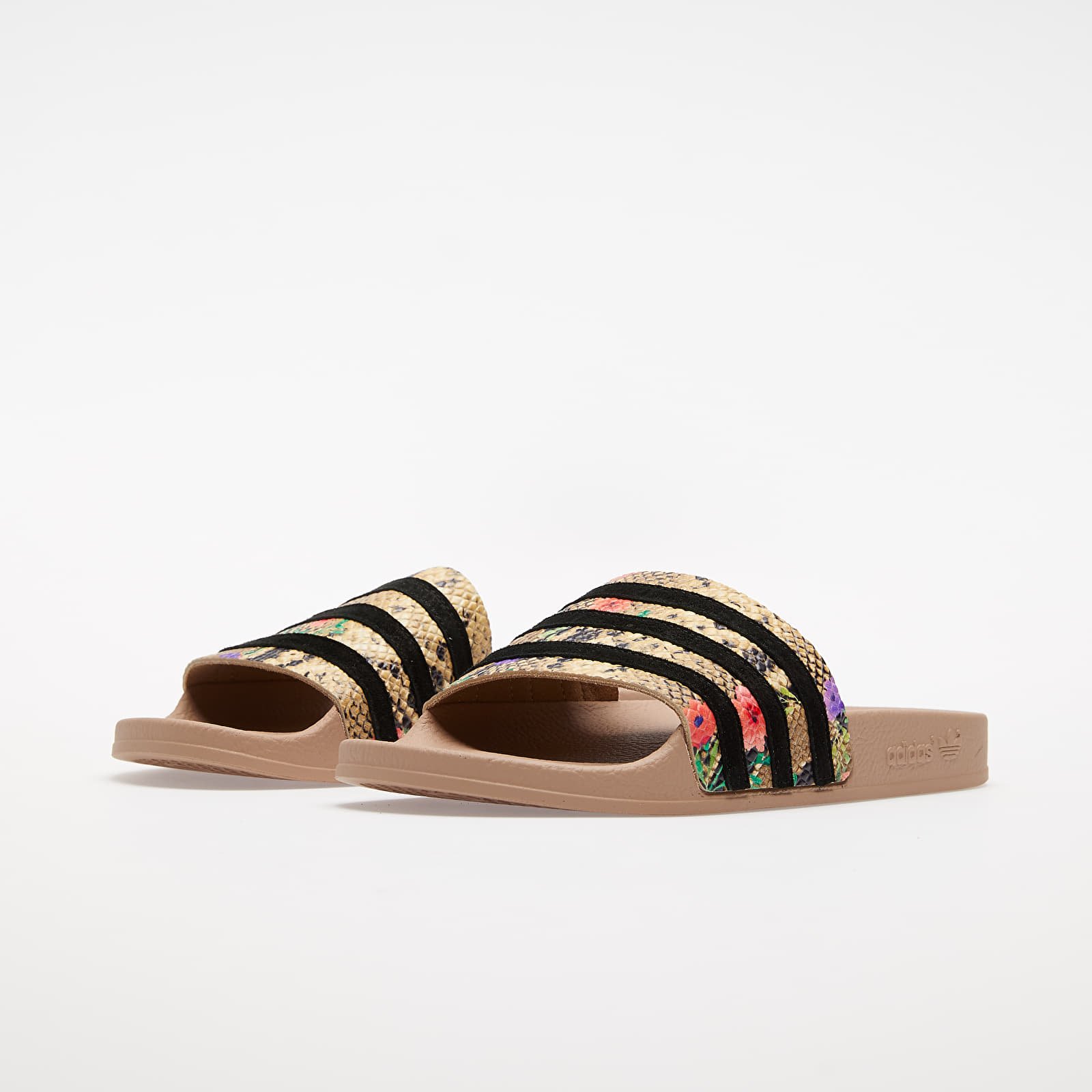 Adilette nude 2025