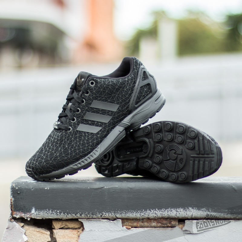 ピロシ adidas ZX Flux W Core Black/Black/Black | Footshop