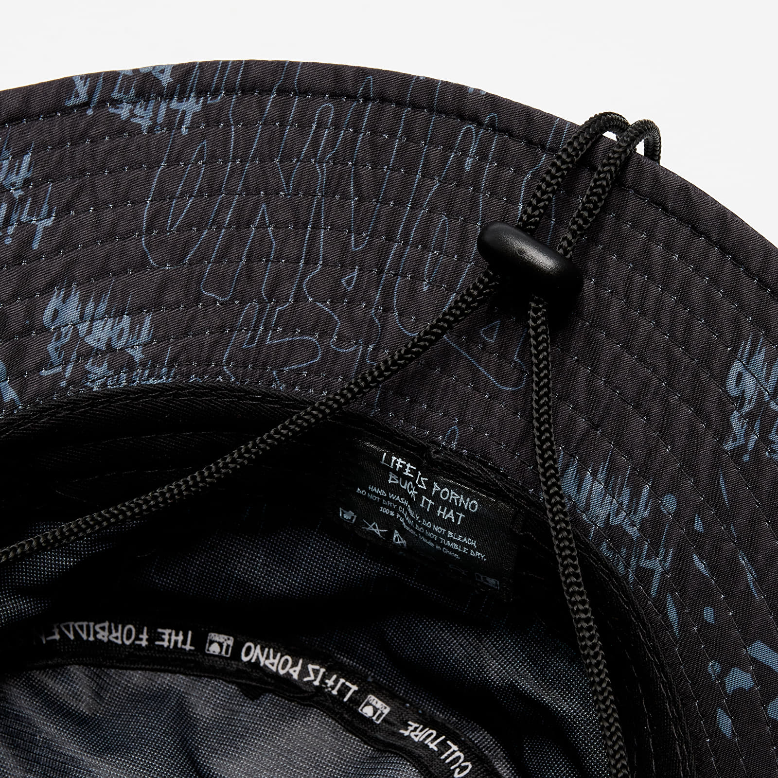 Klobúky LIFE IS PORNO Buck It Hat Black