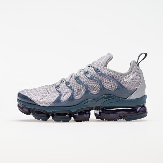 Men s shoes Nike Air Vapormax Plus Wolf Grey White Dark Grey Team Orange Footshop