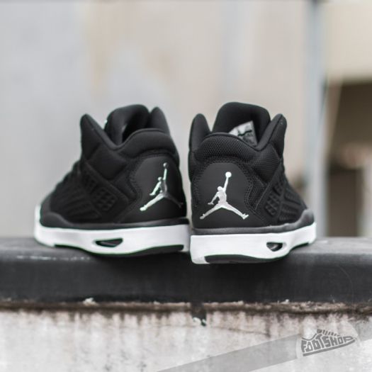 Jordan new school nere store