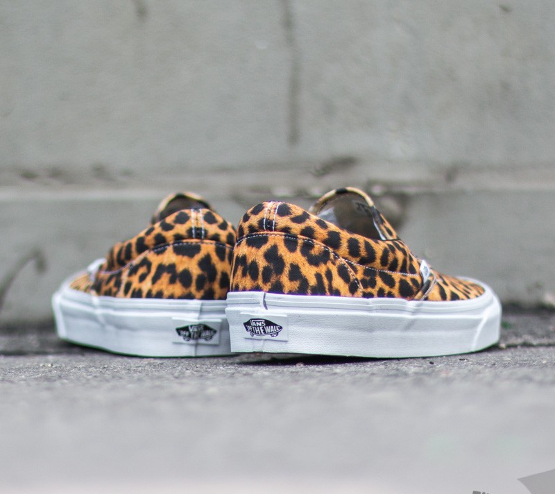 Vans classic slip hot sale on leopard