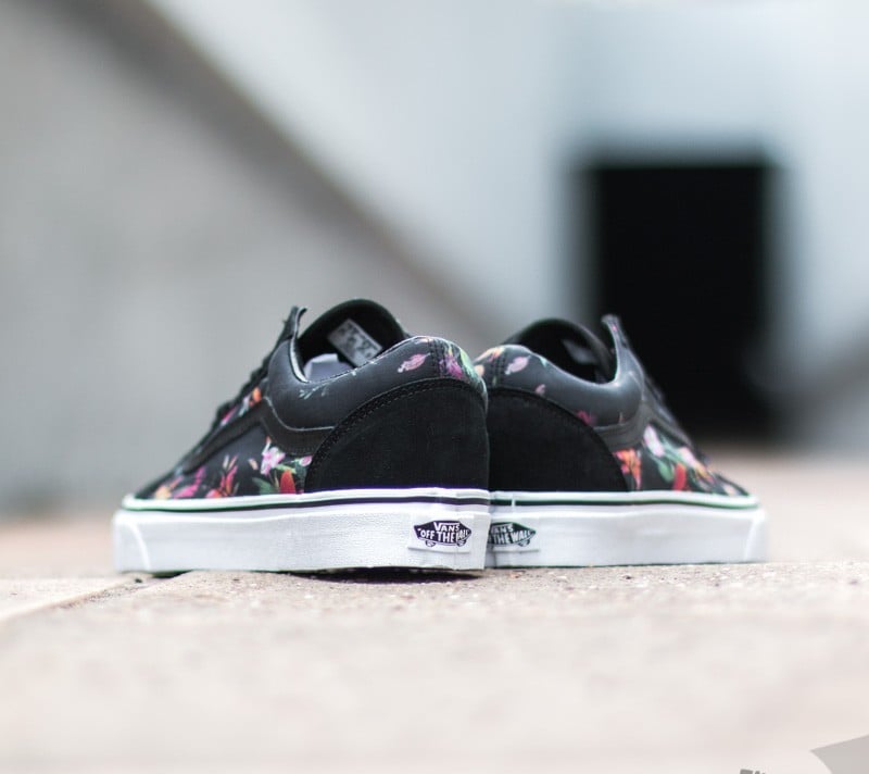 Vans black deals bloom shoes