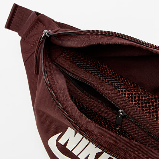 nike hip pack maroon