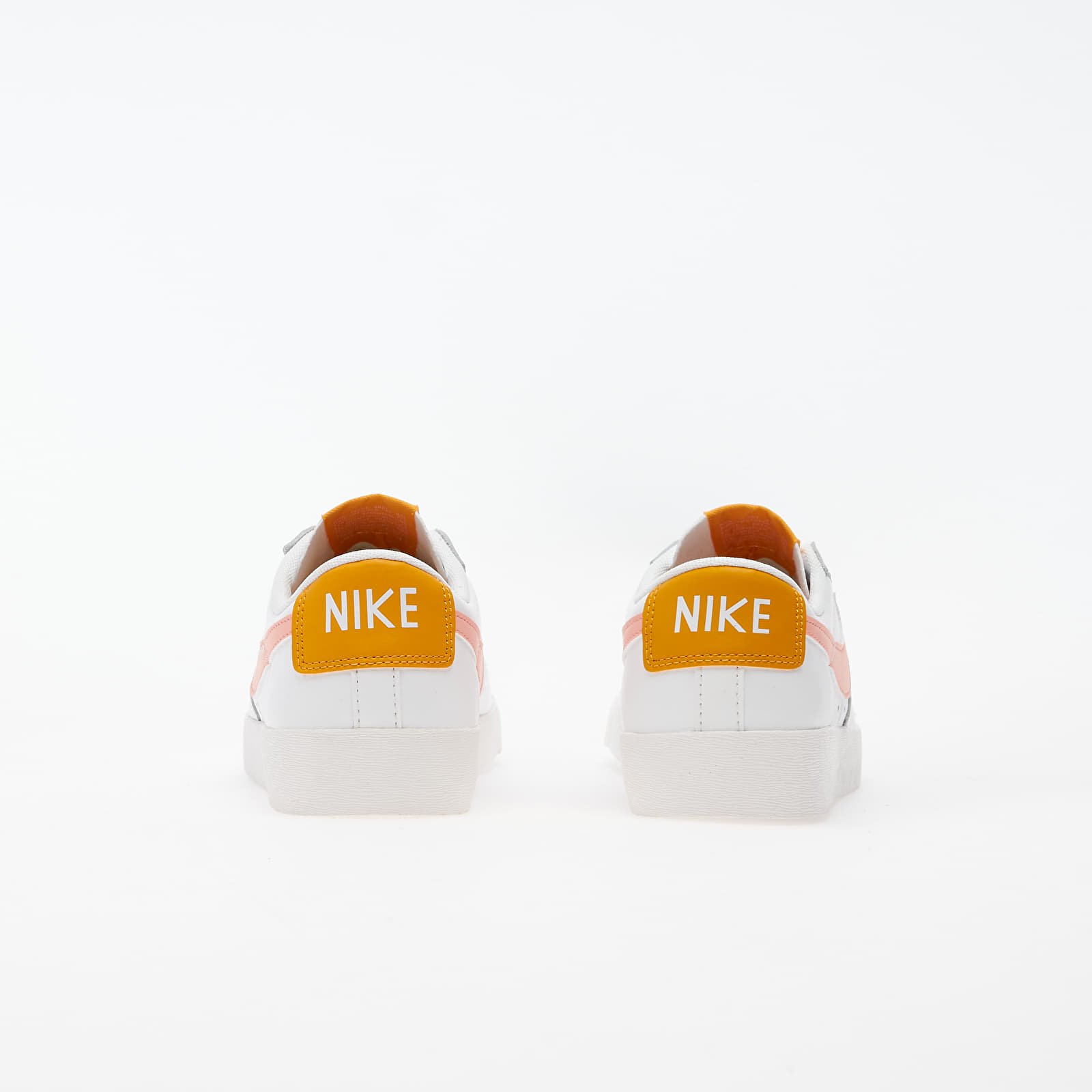 Women s shoes Nike W Blazer Low Le Summit White Pink Quartz Pollen Rise Footshop