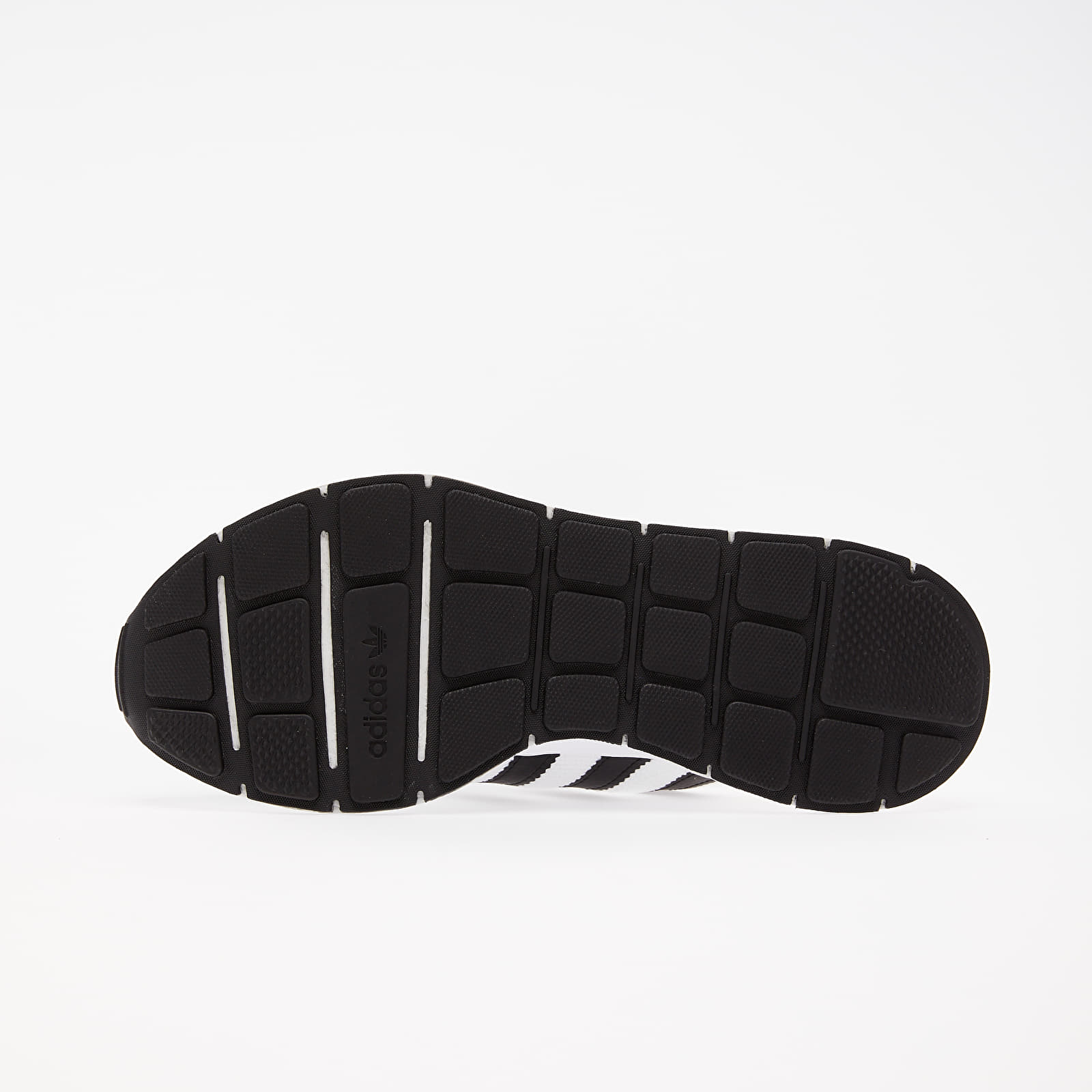Swift run best sale white black sole